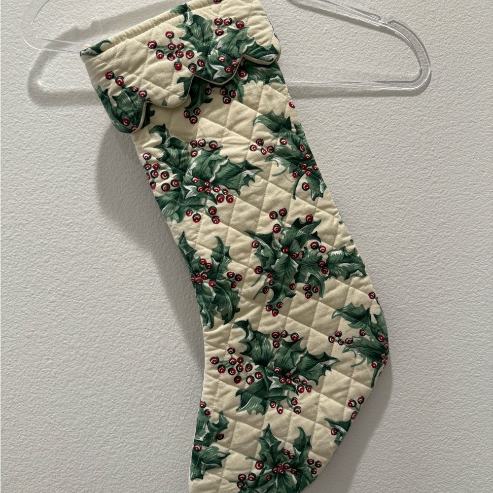 LARGE APRIL CORNELL CHRISTMAS
STOCKING QUILTED NWT HOLLY PRINT
NEW 100% COTTON